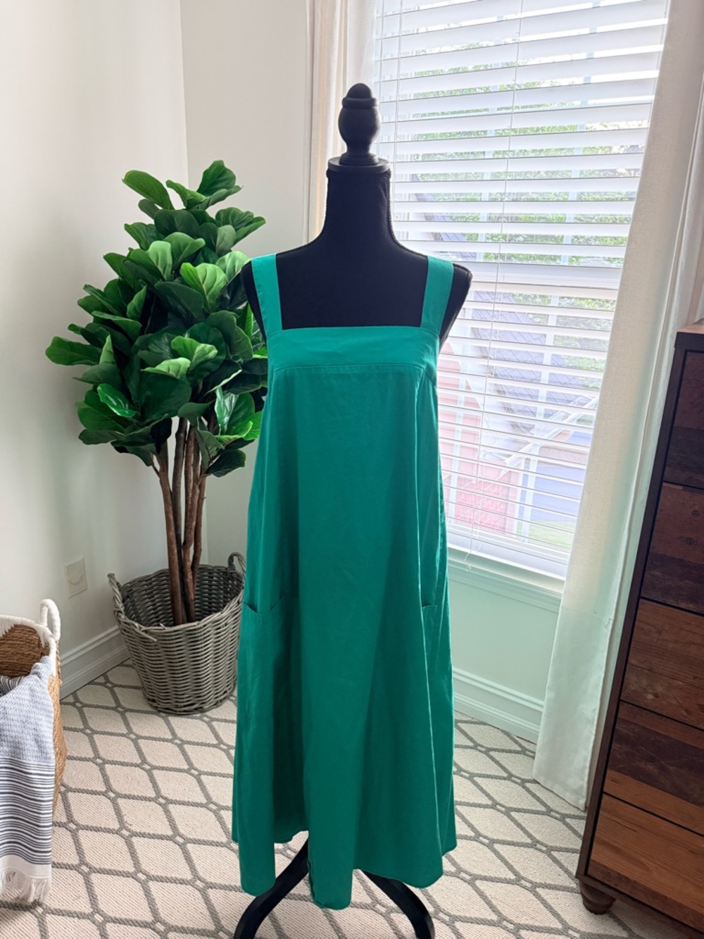 Square-Neck Midi Sundress in Kelly Green